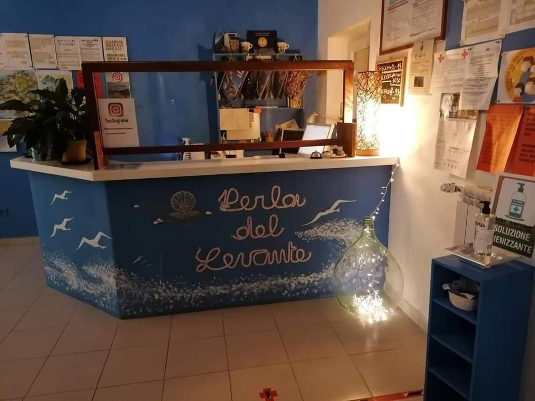 Perla Del Levante Hostel Framura Exteriör bild